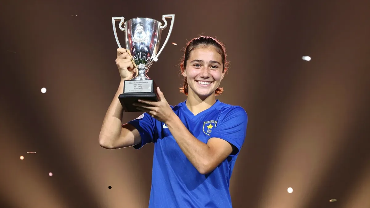 Shannon O'Brien was named Leicester City Women's Player of the Season at the club's annual awards ceremony, capping a...