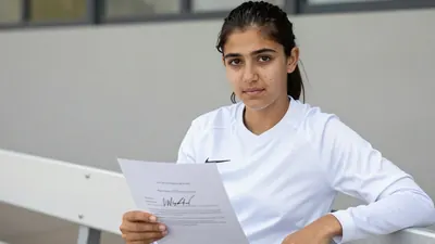 Leicester City Women secure 20-year-old forward Araya Dennis on loan for 2026/27, boosting their attack after a...