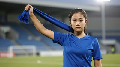 Leicester City Women have signed England youth international Araya Dennis on a season-long loan from Tottenham Hotspur...